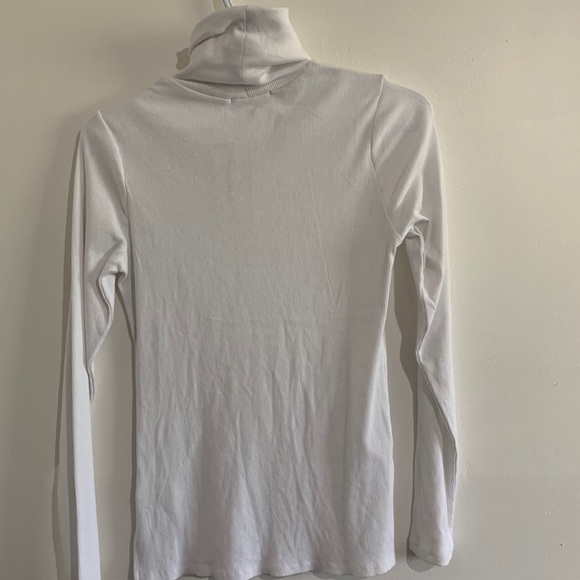 Plain white turtleneck sweatshirt - Picture 2 of 2